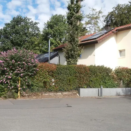 Schoene Nahe Messe Stuttgart Und Flughafen Fuer 1-4 Businessgaeste * Ostfildern