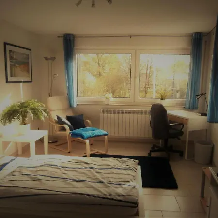 Schoene Nahe Messe Stuttgart Und Flughafen Fuer 1-4 Businessgaeste Appartement *